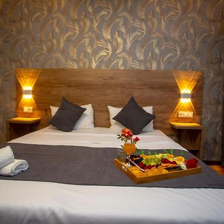 Pollux Hotell Batumi Eksteriør bilde