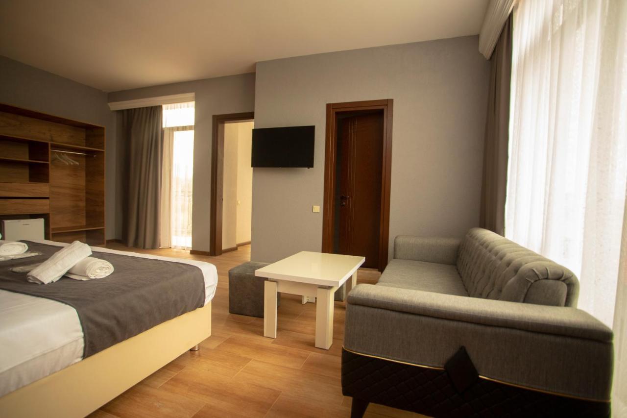 Pollux Hotell Batumi Eksteriør bilde