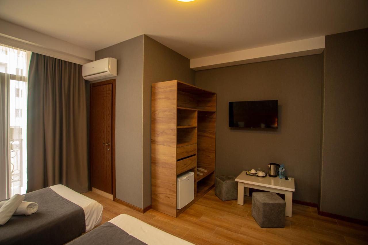 Pollux Hotell Batumi Eksteriør bilde