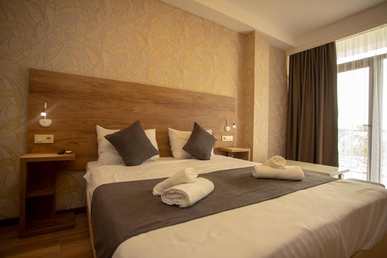 Pollux Hotell Batumi Eksteriør bilde